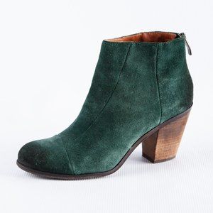 Vince Camuto-Graysen